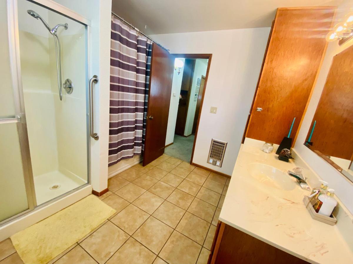 Family Friendly, 3 Bedroom House, With King Bed For Up To 15 - Bbq - Internet - Jet Tub Auburn Kültér fotó